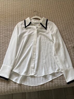 Mango White Button-Up Blouse with Black Trim Collar